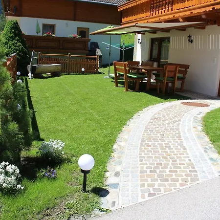 Zirbenchalet Grossglockner היליגנבלוט